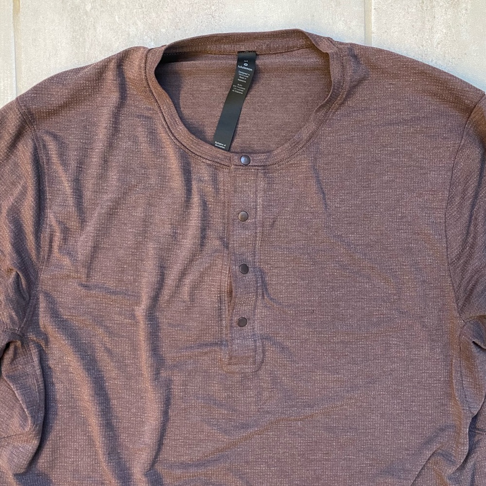 Lululemon Men’s Heathered Henley Medium